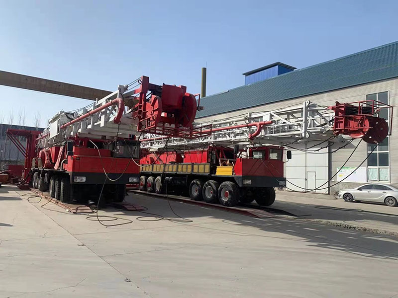 修井机折叠发起与正常作业的操作