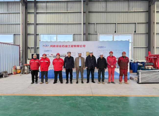 元旦盛宴:国外客户验收订制XJ550修井机,祥龙石油开门大吉!